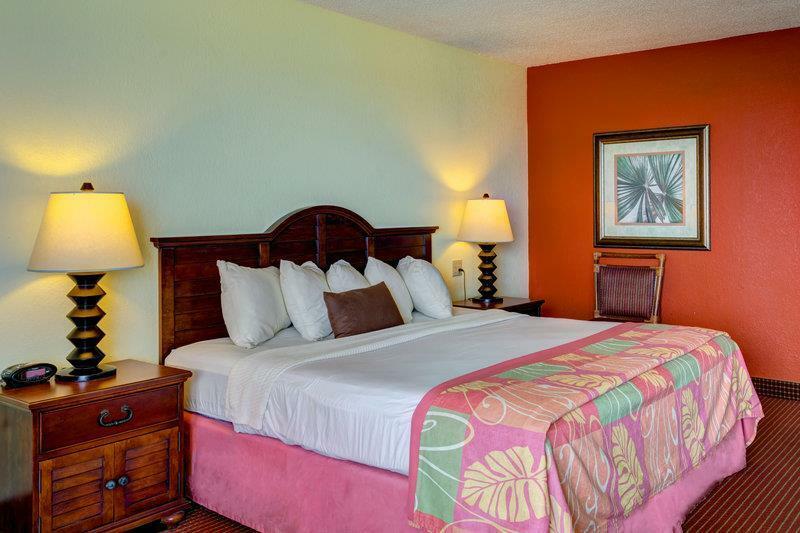 Best Western Aku Tiki Inn Daytona Beach Exterior photo